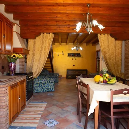 Casa Vacanze 4 Pileri Apartment *